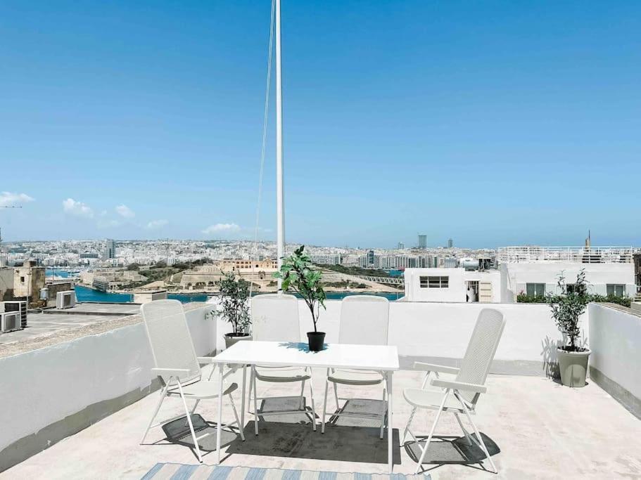 City Penthouse With Roof Terrace And Sea Views Valletta Buitenkant foto