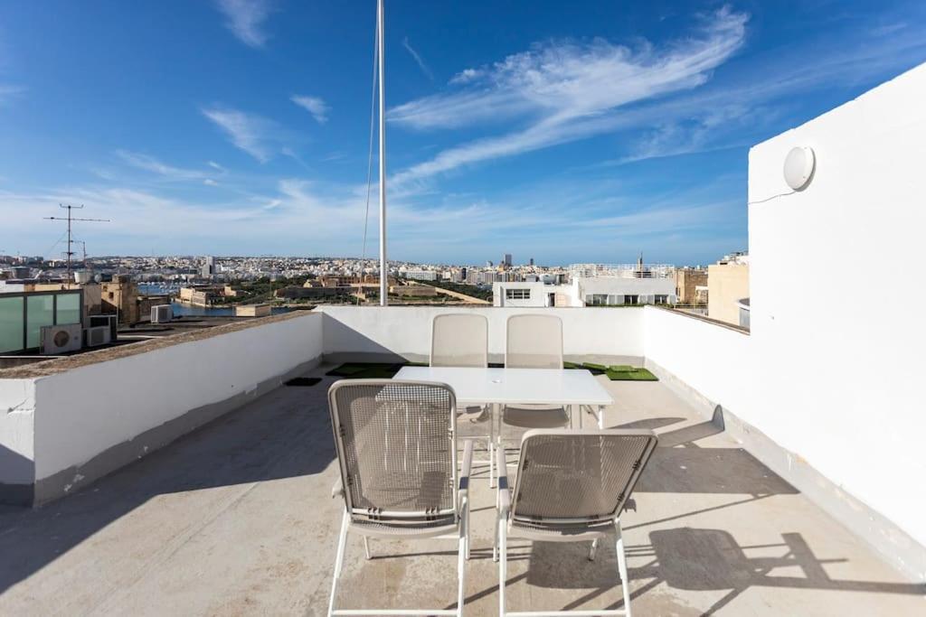 City Penthouse With Roof Terrace And Sea Views Valletta Buitenkant foto