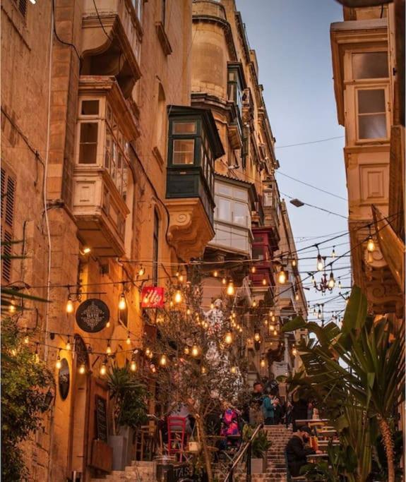 City Penthouse With Roof Terrace And Sea Views Valletta Buitenkant foto
