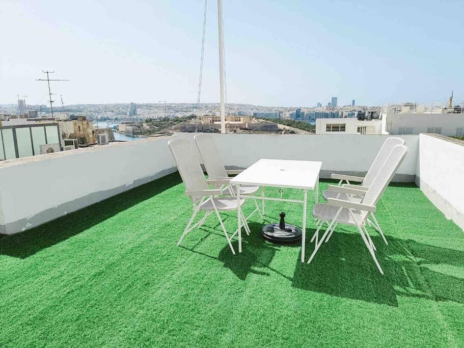 City Penthouse With Roof Terrace And Sea Views Valletta Buitenkant foto