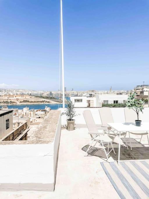 City Penthouse With Roof Terrace And Sea Views Valletta Buitenkant foto